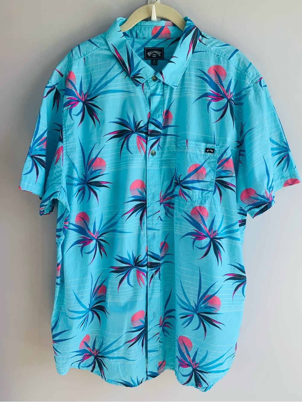 Billabong Mens Hawaiian Shirt Tropical Short Sleeve Aqua Pink 100% Cotton EUC XL